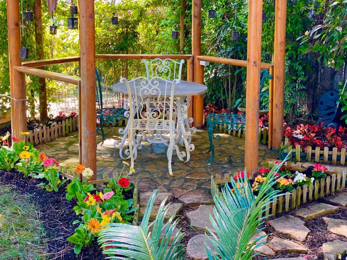 Garden Paradise Apartment *